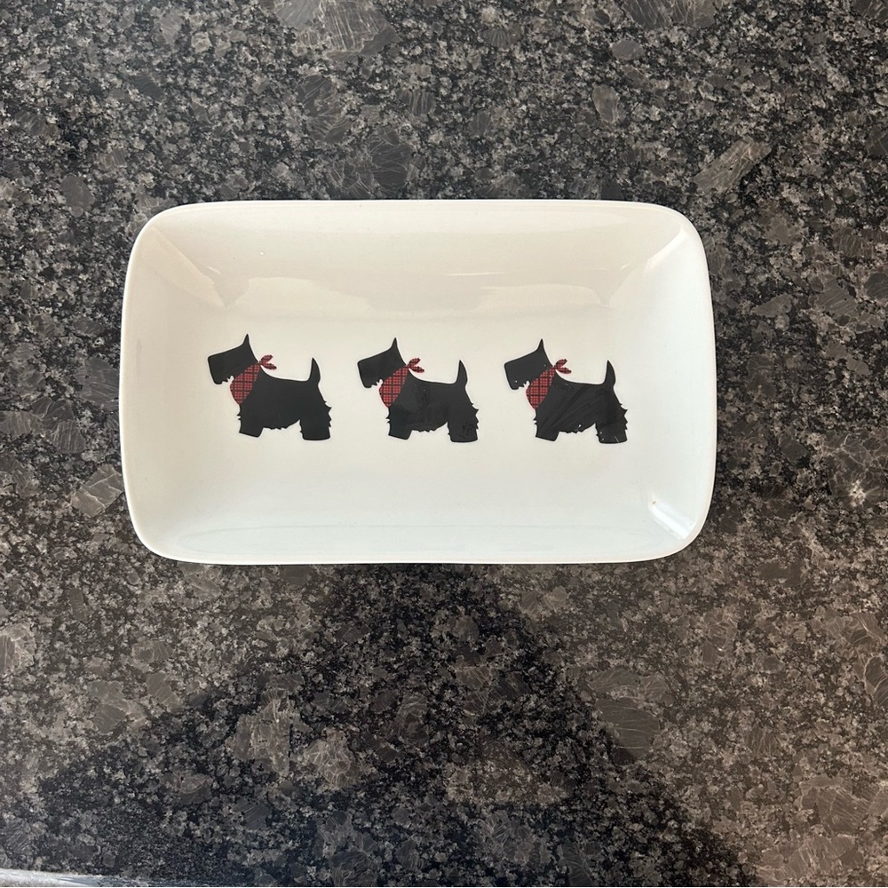 Stylish Ceramic Dish with Black and Red Scottie Design - Picture 4 of 4